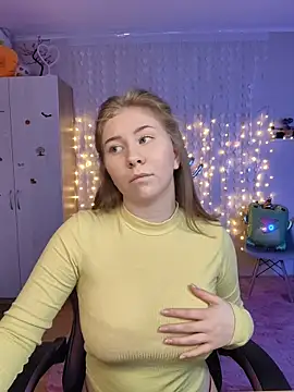 D0nna  online show from February 20, 2026, 11:39 pm