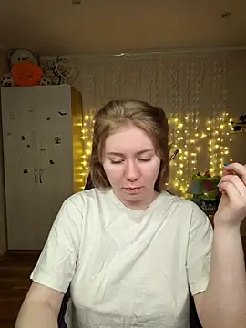 Snapshot of D0nna_ chatting on March 22, 2026, 6:31 pm D0nna online show from March 22, 2026, 6:31 pm