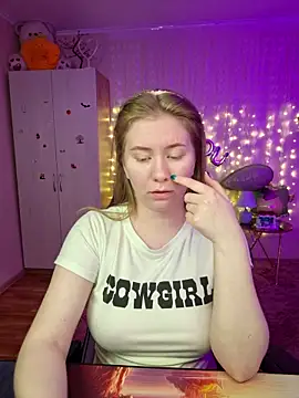 Snapshot of D0nna_ chatting on April 2, 2026, 9:10 pm D0nna online show from April 2, 2026, 9:10 pm