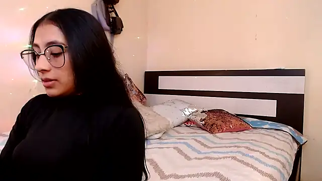 Snapshot of chika_hellar chatting on June 18, 2026, 7:52 pm chika hellar online show from June 18, 2026, 7:52 pm