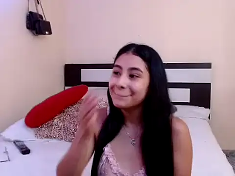 Snapshot of chika_hellar chatting on March 4, 2025, 10:16 pm chika hellar online show from March 4, 2025, 10:16 pm