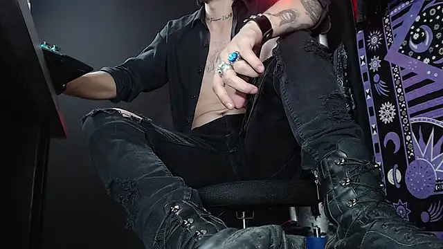 Dicaprioo  online show from March 17, 2025, 10:08 pm