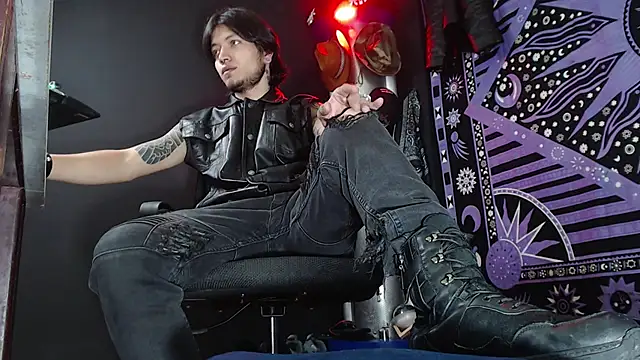 Dicaprioo  online show from March 10, 2025, 6:12 pm