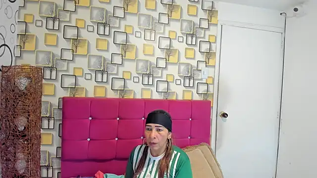 Snapshot of LITLESTAR chatting on November 19, 2025, 6:19 pm LITLESTAR online show from November 19, 2025, 6:19 pm