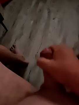 Snapshot of Szeltolo001 chatting on October 1, 2025, 2:17 am Szeltolo001 online show from October 1, 2025, 2:17 am