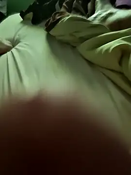 Snapshot of Szeltolo001 chatting on September 18, 2025, 7:17 pm Szeltolo001 online show from September 18, 2025, 7:17 pm