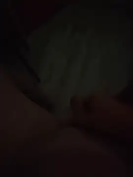 Snapshot of Szeltolo001 chatting on October 10, 2025, 1:50 am Szeltolo001 online show from October 10, 2025, 1:50 am