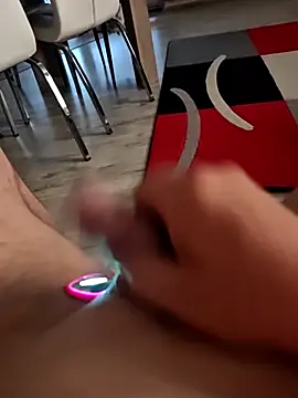 Szeltolo001 online show from April 6, 2026, 4:08 am