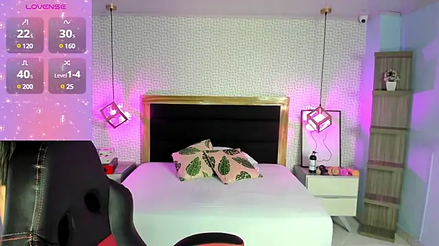 delilaquinn online show from March 21, 2025, 12:17 pm