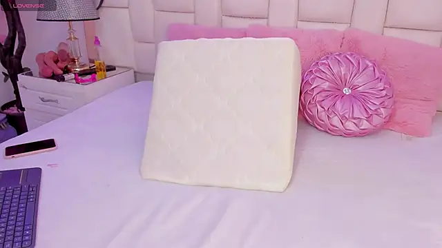 CahitlinBell online show from March 19, 2025, 5:30 am