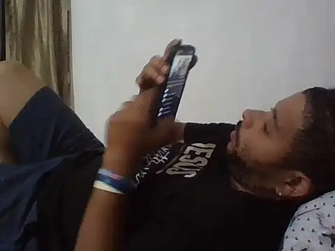 Snapshot of Dj-yefri-pauta chatting on April 5, 2026, 12:39 am Dj-yefri-pauta online show from April 5, 2026, 12:39 am