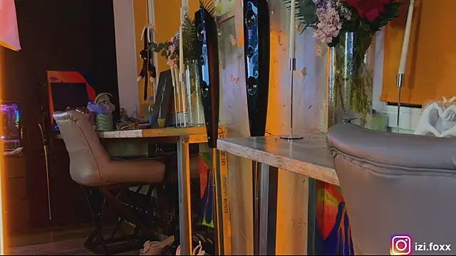 Snapshot of izi-fox chatting on November 22, 2025, 4:06 pm izi-fox online show from November 22, 2025, 4:06 pm