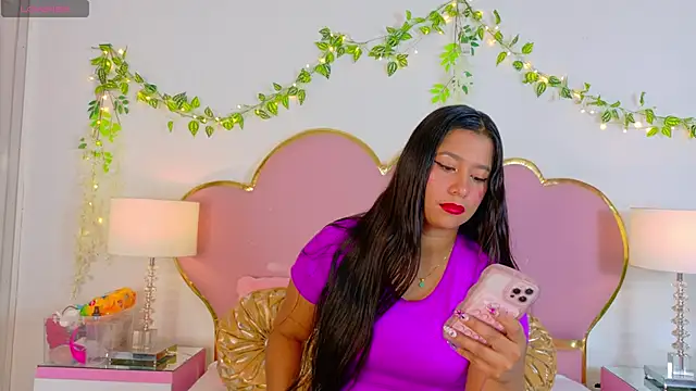 EmmaCrush online show from October 16, 2025, 9:12 pm