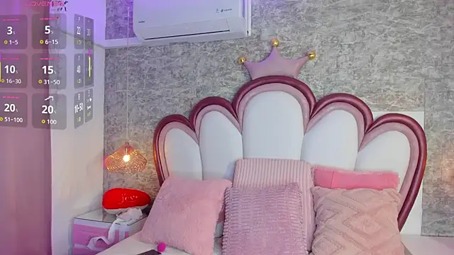 EmmaCrush online show from March 10, 2026, 9:19 pm