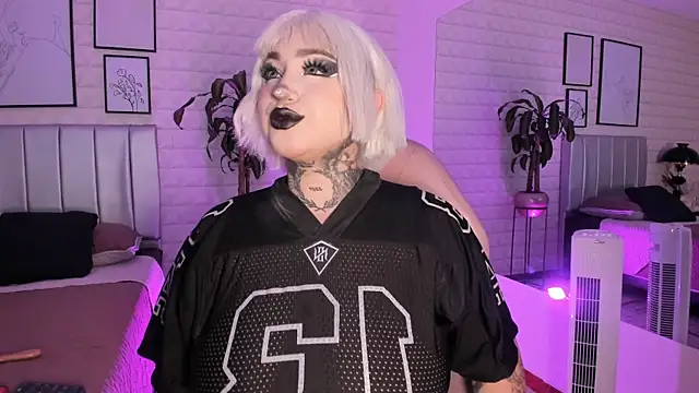 bella-green online show from November 20, 2025, 7:14 pm