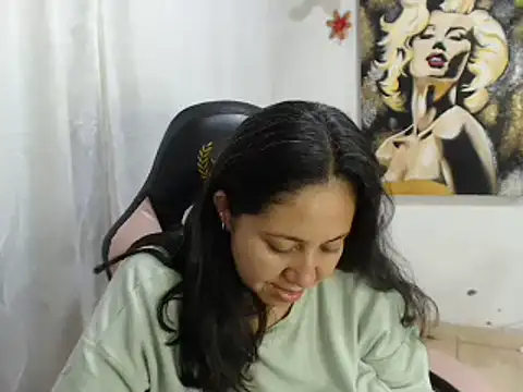 layla gomez online show from July 25, 2026, 4:31 am