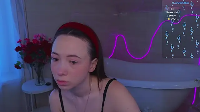 Hayle Hill online show from April 15, 2026, 1:55 am