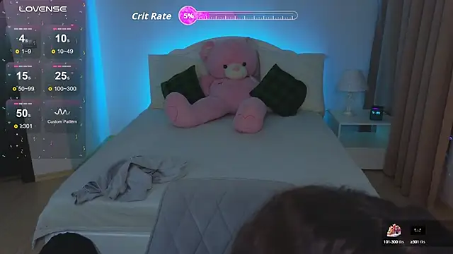 Hayle Hill online show from October 13, 2025, 2:13 am