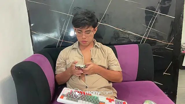 hoenika online show from February 8, 2026, 12:58 pm