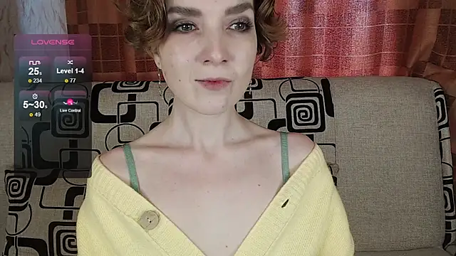 TinaWince online show from April 11, 2026, 4:53 am