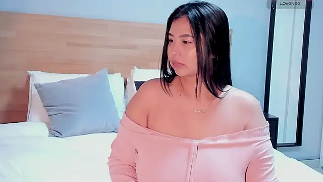 Snapshot of _alaiasmile_ chatting on January 8, 2026, 8:59 pm alaiasmile online show from January 8, 2026, 8:59 pm