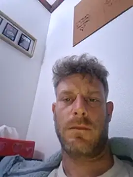 Jonjon3669 online show from April 7, 2026, 11:06 pm