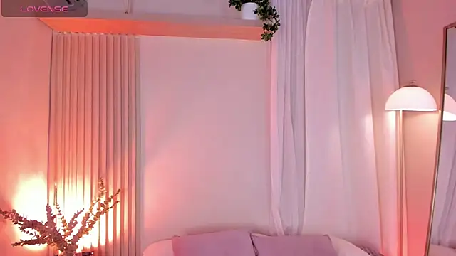 Snapshot of mara_brooks chatting on April 7, 2026, 11:06 pm mara brooks online show from April 7, 2026, 11:06 pm