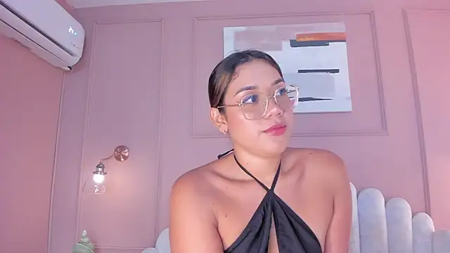 Snapshot of mara_brooks chatting on March 2, 2025, 10:13 pm mara brooks online show from March 2, 2025, 10:13 pm