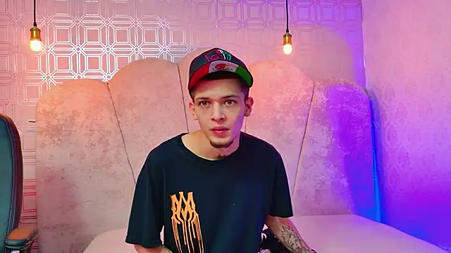 kendalltaylorr online show from November 28, 2025, 1:00 pm