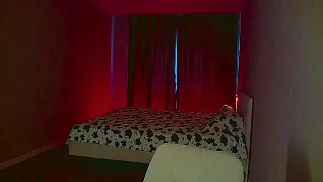 mia raspberrie online show from March 16, 2025, 4:30 am