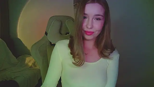 mia raspberrie online show from March 3, 2026, 8:16 pm