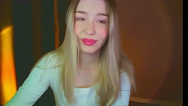 mia raspberrie online show from January 23, 2025, 4:15 pm