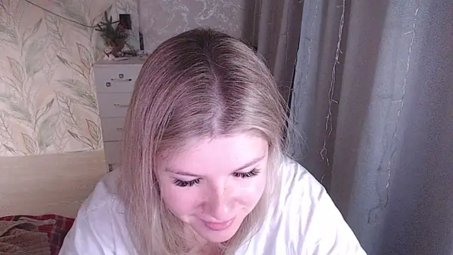 Snapshot of MelissaXKinky chatting on December 4, 2025, 11:42 am MelissaXKinky online show from December 4, 2025, 11:42 am