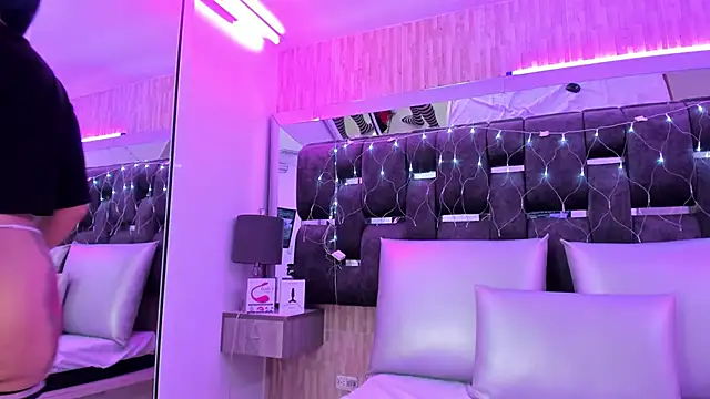 Charlotte Myers online show from March 8, 2025, 9:18 pm