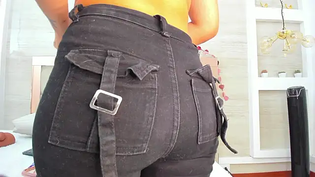 Dalia-Prada online show from February 19, 2026, 4:42 am