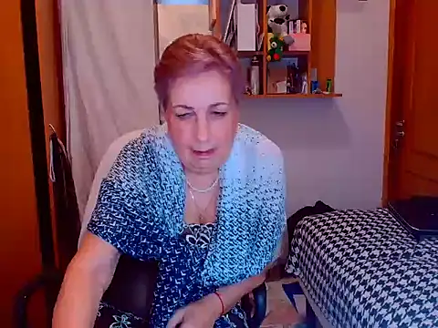 Victoria5643 online show from February 16, 2025, 3:59 pm