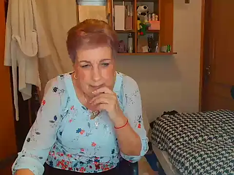 Victoria5643 online show from February 21, 2025, 7:32 pm