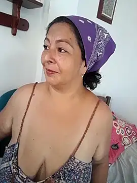 Catalina JH online show from September 15, 2025, 2:06 pm