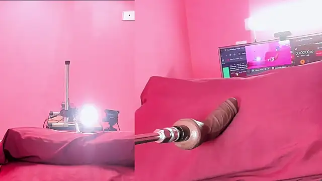 Snapshot of Criistal_Thompson chatting on February 10, 2025, 8:00 pm Criistal Thompson online show from February 10, 2025, 8:00 pm