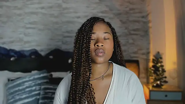 Snapshot of Anneth__M chatting on December 19, 2025, 8:00 pm Anneth M online show from December 19, 2025, 8:00 pm