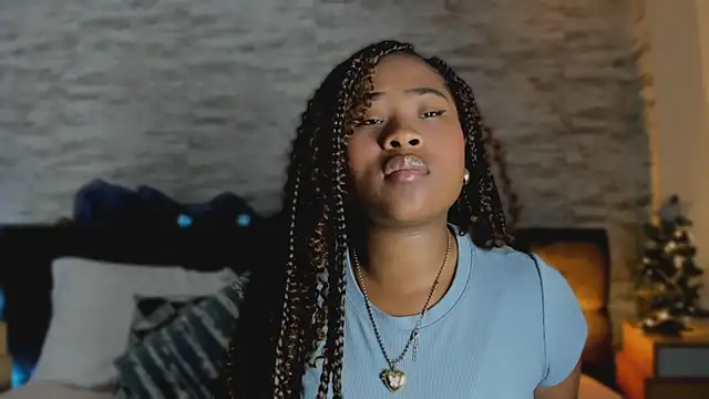 Snapshot of Anneth__M chatting on December 20, 2025, 7:39 pm Anneth M online show from December 20, 2025, 7:39 pm