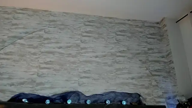 Snapshot of Anneth__M chatting on December 18, 2025, 7:50 pm Anneth M online show from December 18, 2025, 7:50 pm