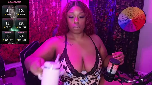 Snapshot of cheriserozequeen chatting on November 21, 2025, 12:20 am cheriserozequeen online show from November 21, 2025, 12:20 am