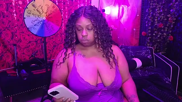Snapshot of cheriserozequeen chatting on April 7, 2026, 12:01 am cheriserozequeen online show from April 7, 2026, 12:01 am