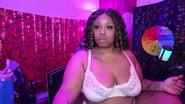 Snapshot of cheriserozequeen chatting on February 26, 2026, 8:42 pm cheriserozequeen online show from February 26, 2026, 8:42 pm