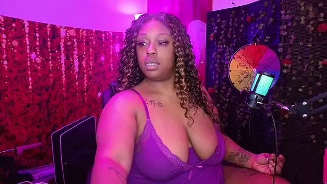 Snapshot of cheriserozequeen chatting on February 18, 2026, 3:30 pm cheriserozequeen online show from February 18, 2026, 3:30 pm