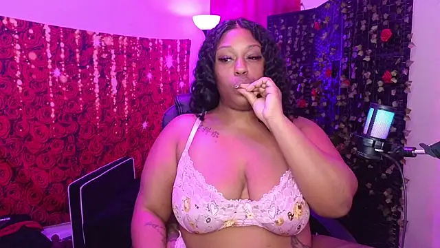 Snapshot of cheriserozequeen chatting on February 4, 2026, 8:26 pm cheriserozequeen online show from February 4, 2026, 8:26 pm