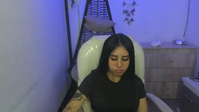 Snapshot of Chanttall_ chatting on November 28, 2025, 4:34 am Chanttall online show from November 28, 2025, 4:34 am