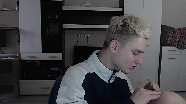 angryzan online show from March 12, 2025, 6:29 am