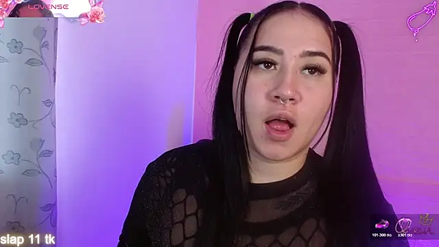 Snapshot of _hooly chatting on March 28, 2026, 5:58 pm hooly online show from March 28, 2026, 5:58 pm